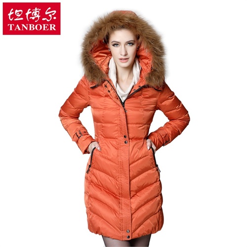 <em>坦博尔女士羽绒服</em> 2013年新品经典连帽大毛领